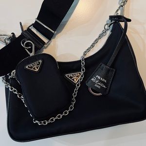 Prada Re-Edition 2005 crossbody bag